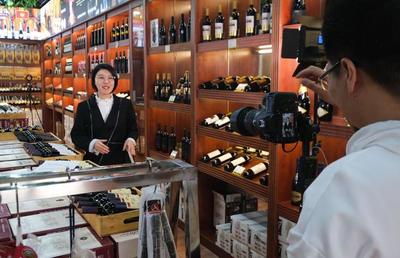 僑鄉(xiāng)青田年末銷售旺季 葡萄酒加工產(chǎn)業(yè)迎來新機(jī)遇